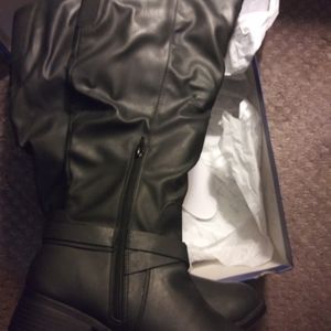 Apt 9 Black boots size 10